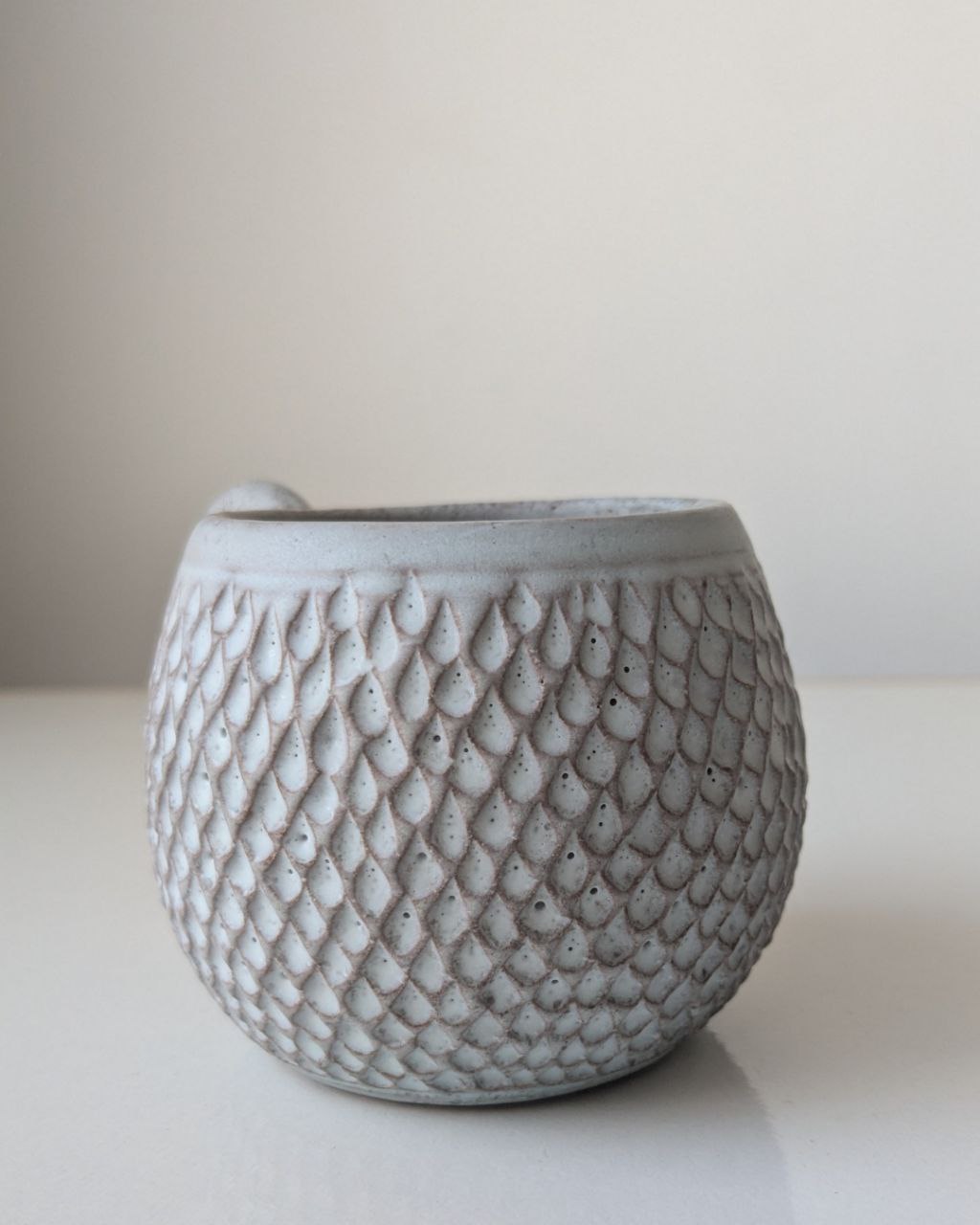 White scare texture mug